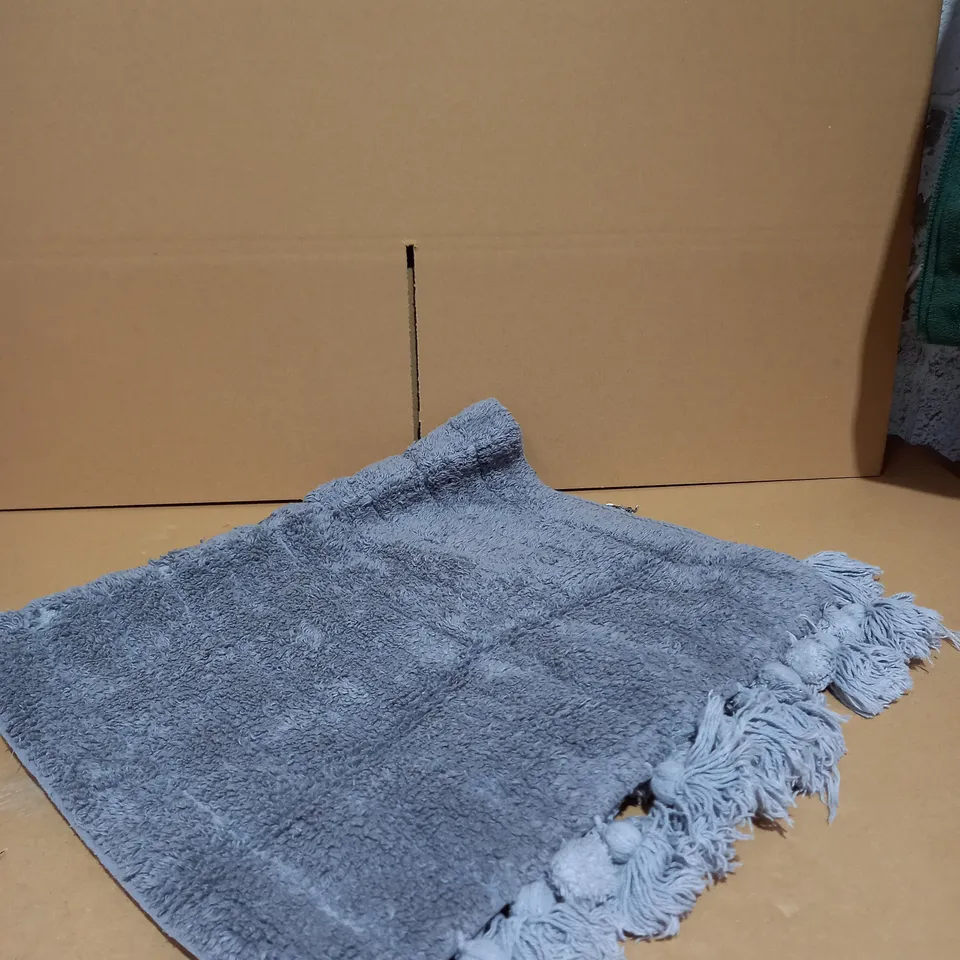 THE LINEN YARD RIBBED TASSEL CHARCOAL MAT