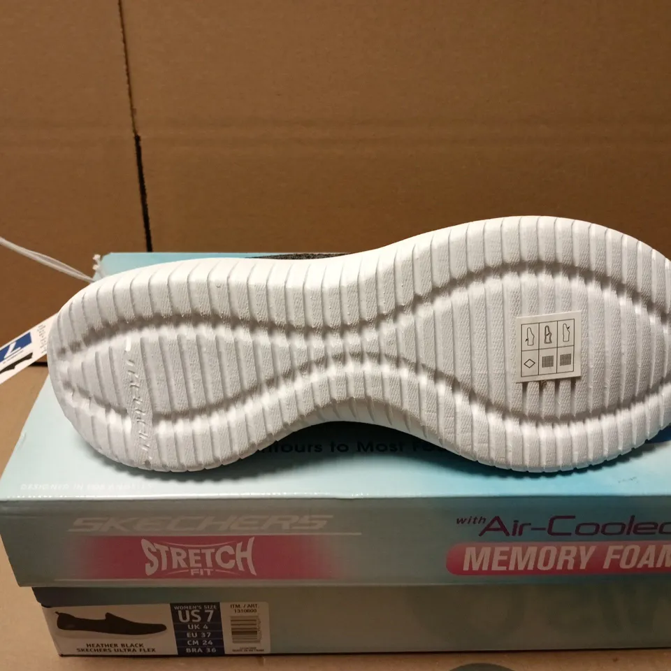 BOXED PAIR OF SKECHERS HEATHER BLACK ULTRA FLEX SHOES - UK 4