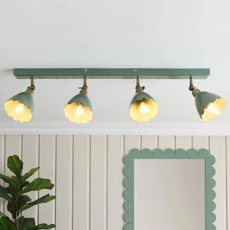 BOXED REMI SCALLOPED 4 LIGHT ADJUSTABLE SPOTLIGHT BAR - LILYPAD