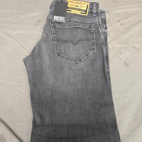 DIESEL INDUSTRY DENIM JEANS - SIZE W32