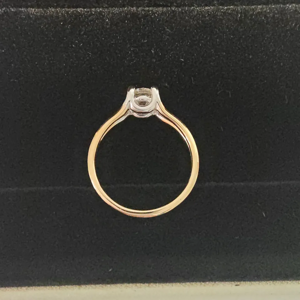 18CT GOLD SPLIT SHANK SOLITAIRE RING SET WITH NATURAL DIAMOND