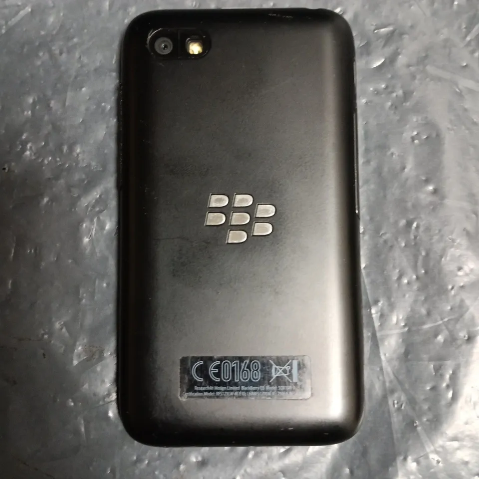 BLACKBERRY Q5 SMARTPHONE