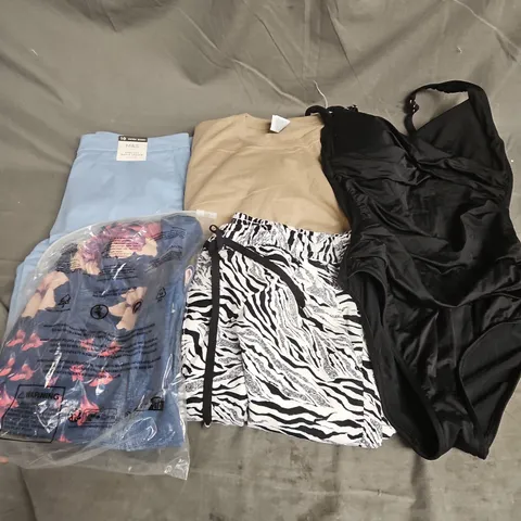 BOX OF APPROXIMATELY 20 ASSORTED CLOTHING ITEMS TO INCLUDE SWIMSUIT, TROUSERS, TSHIRTS, ETC