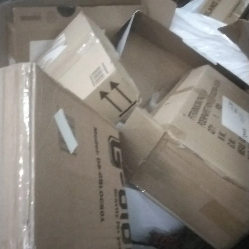 PALLET OF ASSORTED ITEMS INCLUDING G-BLOCK PARASOL BASE, OLARHIKE DOUBLE  AIR MATTRESS, FLUFFY RUG AND GAZEBO PARTS 