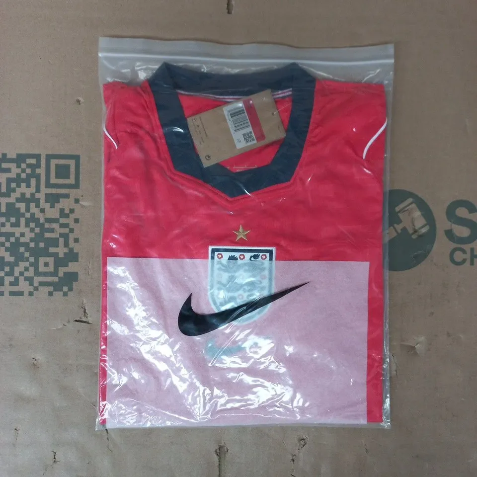 BAGGED NIKE ENGLAND FOOTBALL JERSEY IN RED SIZE LARGE