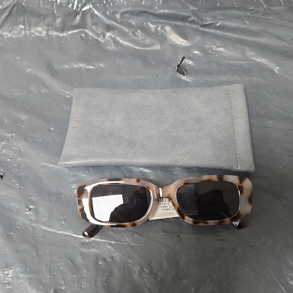 AIRE CERES COOKIE TORT SUNGLASS