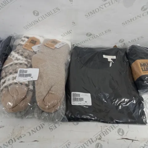 BOX OF ASSORTED CLOTHING ITEMS TO INCLUDE LEGGINGS TOPS AND SOCKS - COLLECTION ONLY