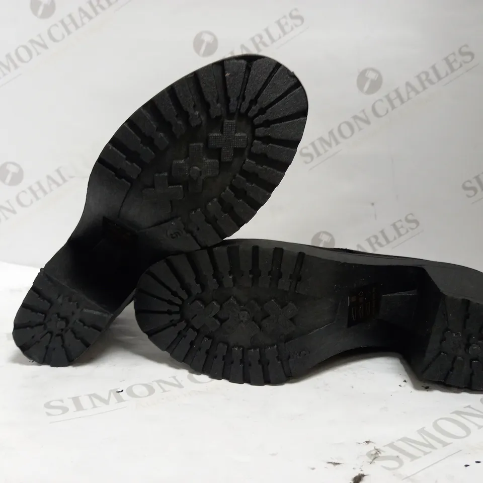 DESIGNER BLACK SUEDETTE CHUNKY HIKER BOOTS UK SIZE 5