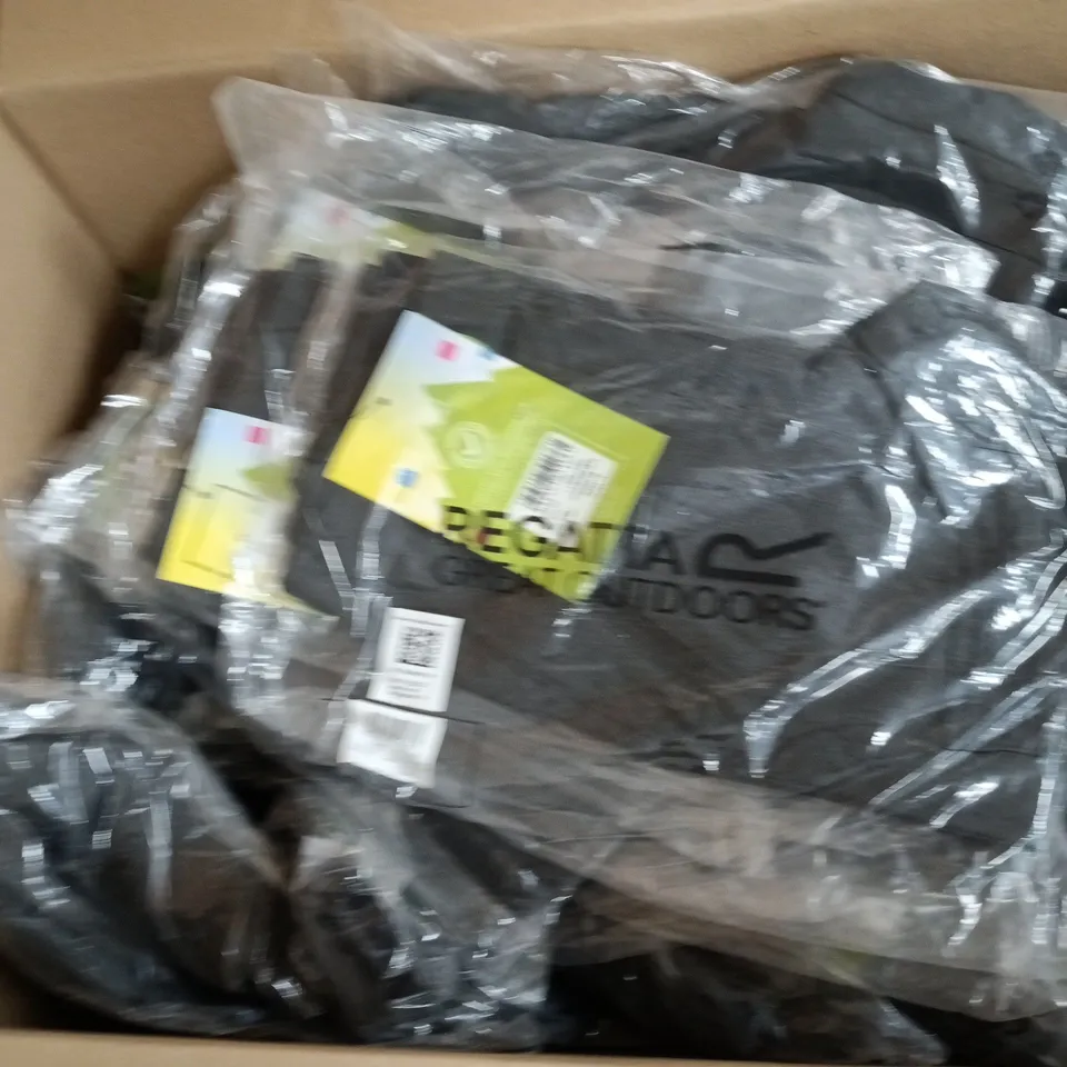 APPROXIMATELY 40 BRAND NEW REGATTA JUNIOR PENTRE IN SEAL GREY MARL - 7-8YRS