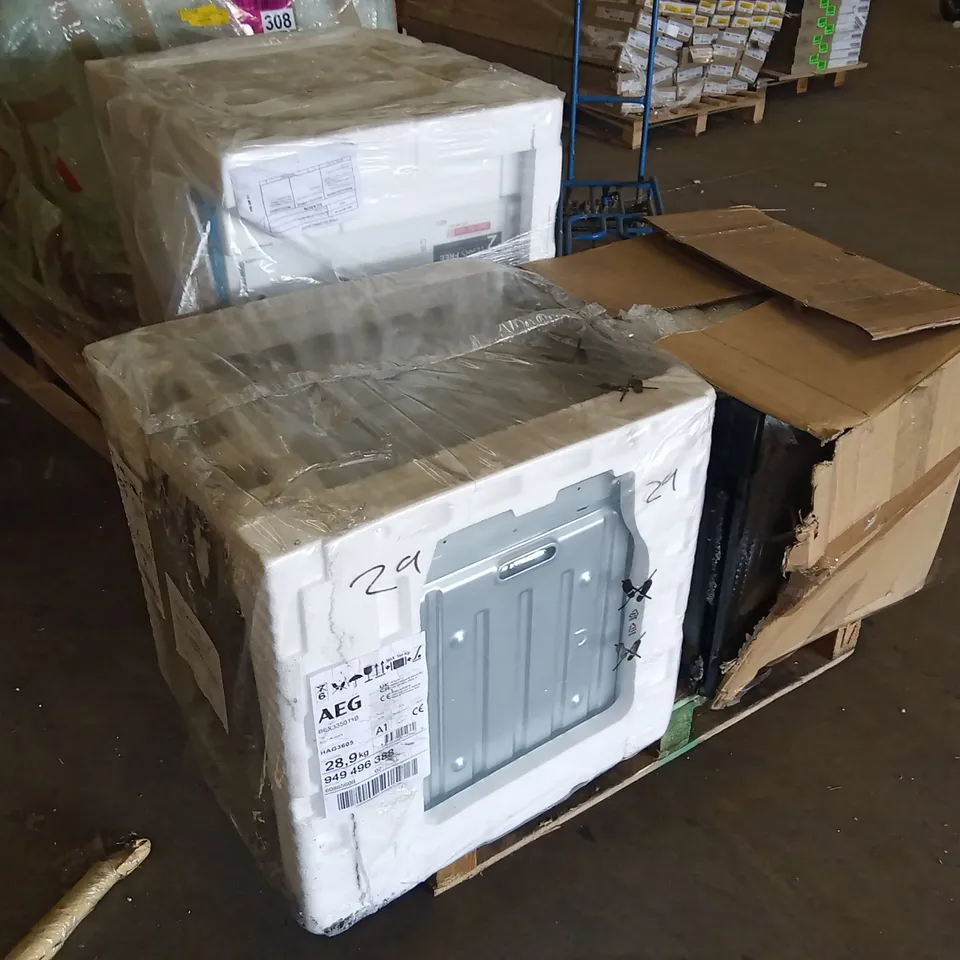 PALLET OF 3 x ASSORTED DAMAGED WHITE GOODS PRODUCTS TO INCLUDE; 2 x IN-BUILT OVENS AND 1 x WASHING MACHINE
