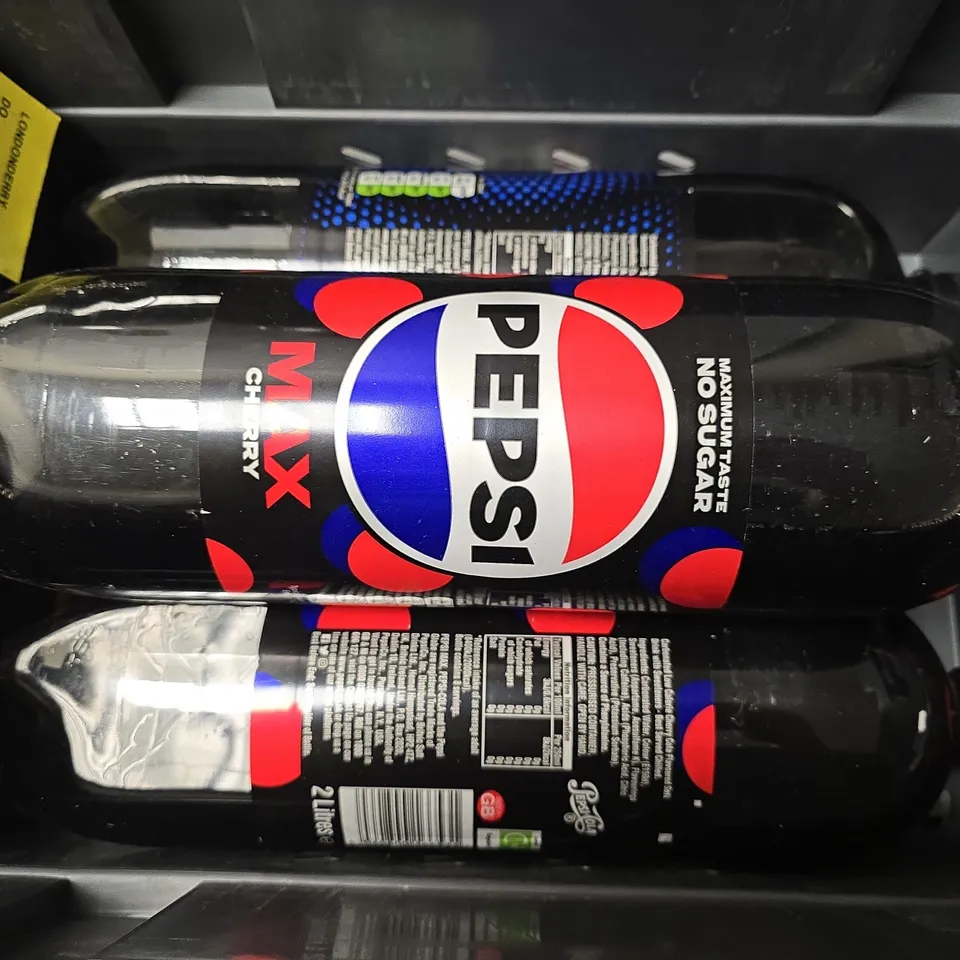 APPROXIMATELY 5 ASSORTED DRINKS ITEMS TO INCLUDE - PEPSI MAX CHERRY , PEPSI MAX 
