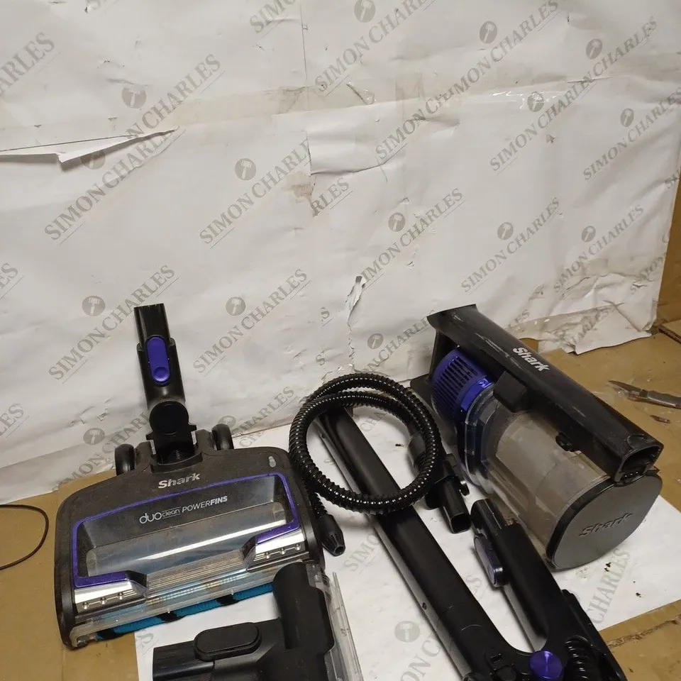 SHARK CORDLESS VACUUM CLEANER 