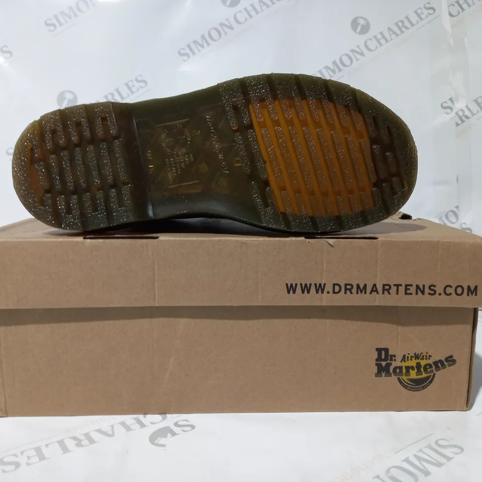 BOXED PAIR OF DR MARTENS VEGAN 101 BOOTS IN BLACK UK SIZE 5