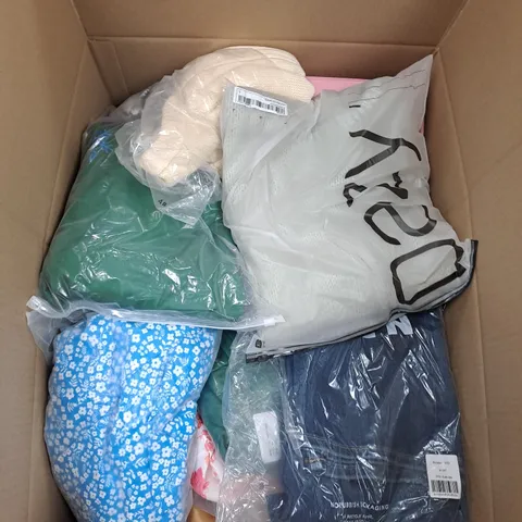 BOX OF APPROX. 25 ASSORTED CLOTHING VARYING IN SIZE/COLOUR/STYLE TO INCLUDE: TOPS, TROUSERS, JUMPERS