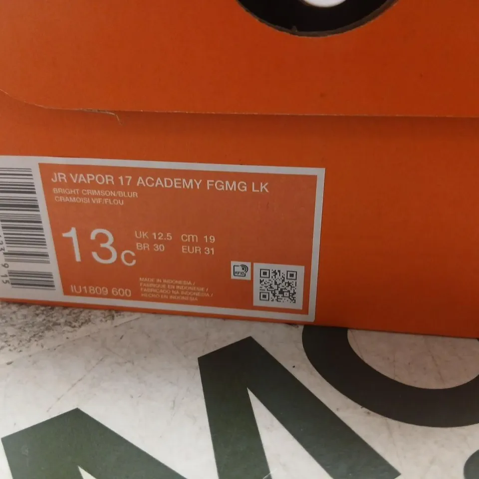 NIKE JR VAPOR 17 ACADEMY FG/MG FOOTBALL BOOTS – UK KIDS 12.5 (EU 31) – ORANGE