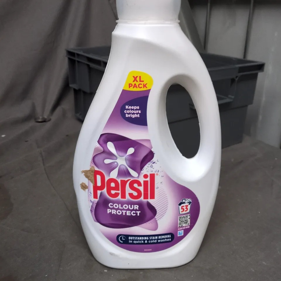 TOTE OF APPROXIMATELY  ASSORTED LIQUID ITEMS TO INCLUDE: PERSIL COLOUR PROTECT LIQUID DETERGENT 
