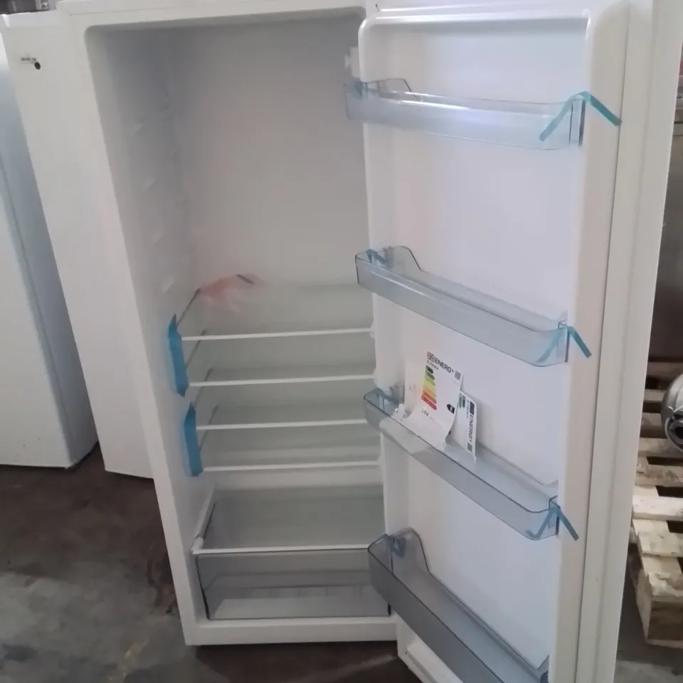 TEKNIX LBL240H 143CM TALL FREESTANDING LARDER FRIDGE - 240 LITRE CAPACITY - 5 ADJUSTABLE SHELVES - REVERSIBLE DOOR - WHITE