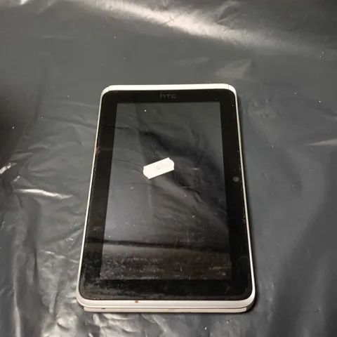 HTC TABLET  – SILVER BACK WITH WHITE CAMERA MODULE 