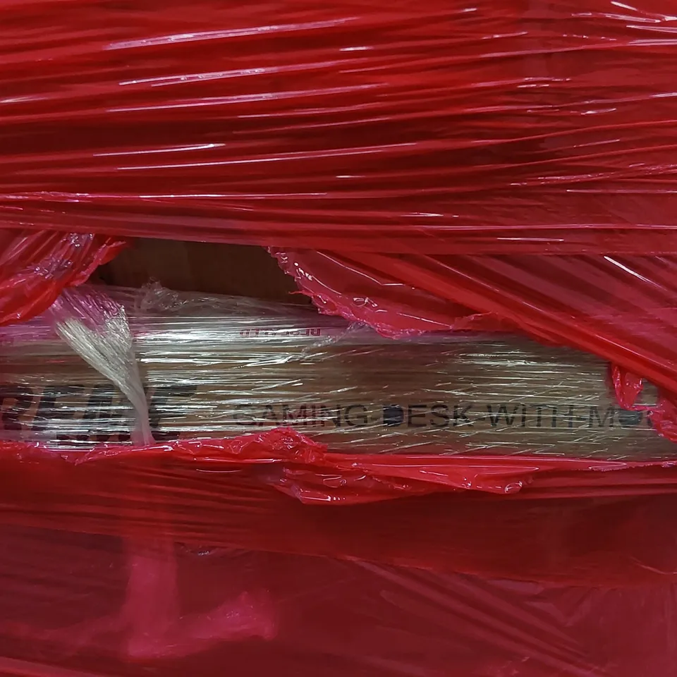 PALLET OF ASSORTED ITEMS INCLUDING: FOLDING PORTABLE BED, GAMING DESK WITH MOUSE PAD ECT.