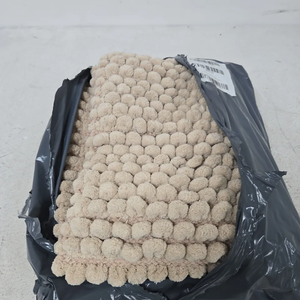 BIANCA ASPEN BOBBLE BATH RUNNER