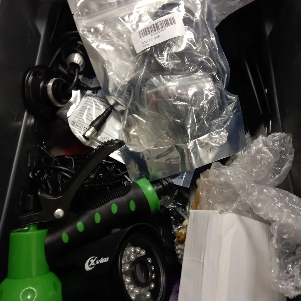 ASSORTED HOUSEHOLD GOODS 