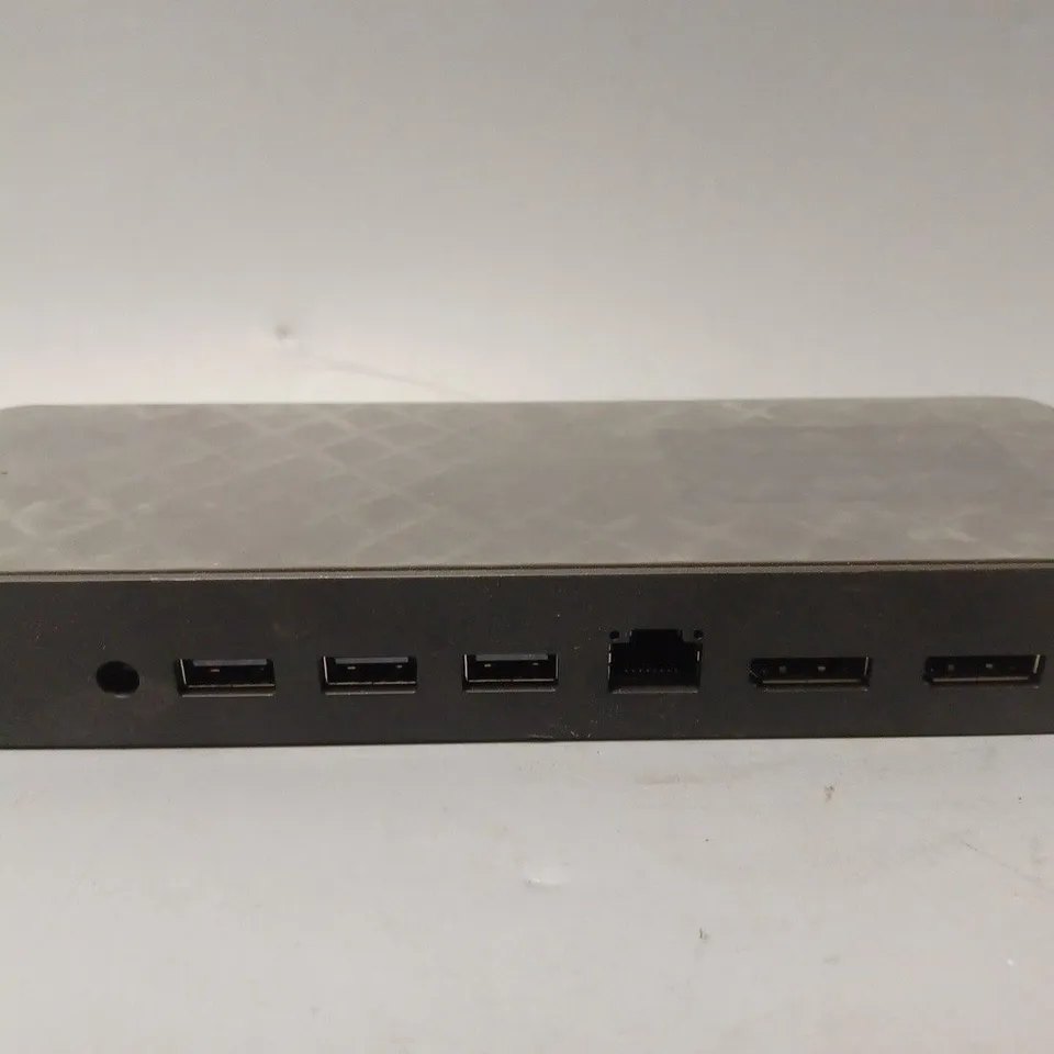 HP USB-C UNIVERSAL DOCK