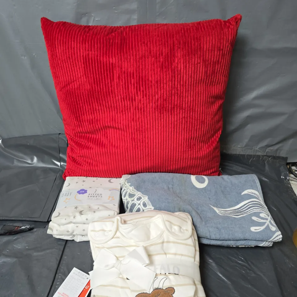 APPROXIMATELY 10 HOUSEHOLD ITEMS TO INCLUDE CUSHIONS, BABY SLEEPING BAG AND BEDDING