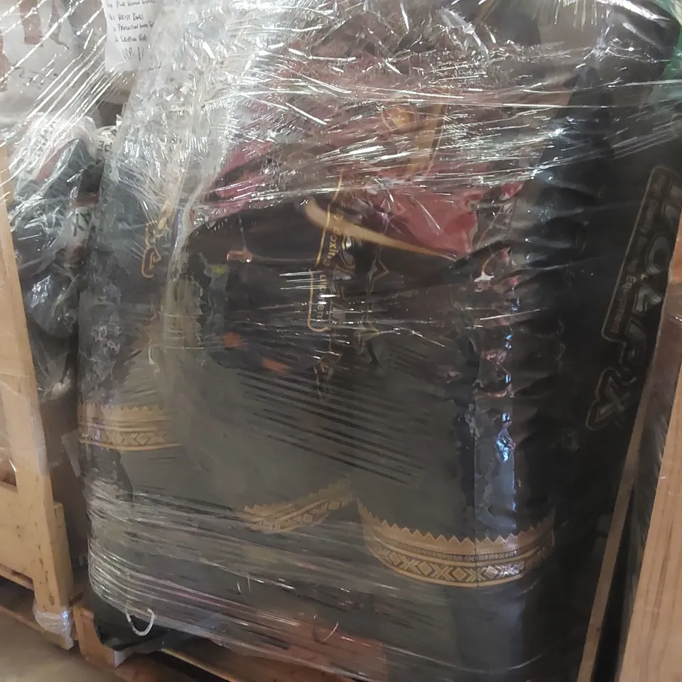 PALLET CONTAINING APPROXIMATELY 9x ASSORTED PUNCH BAGS