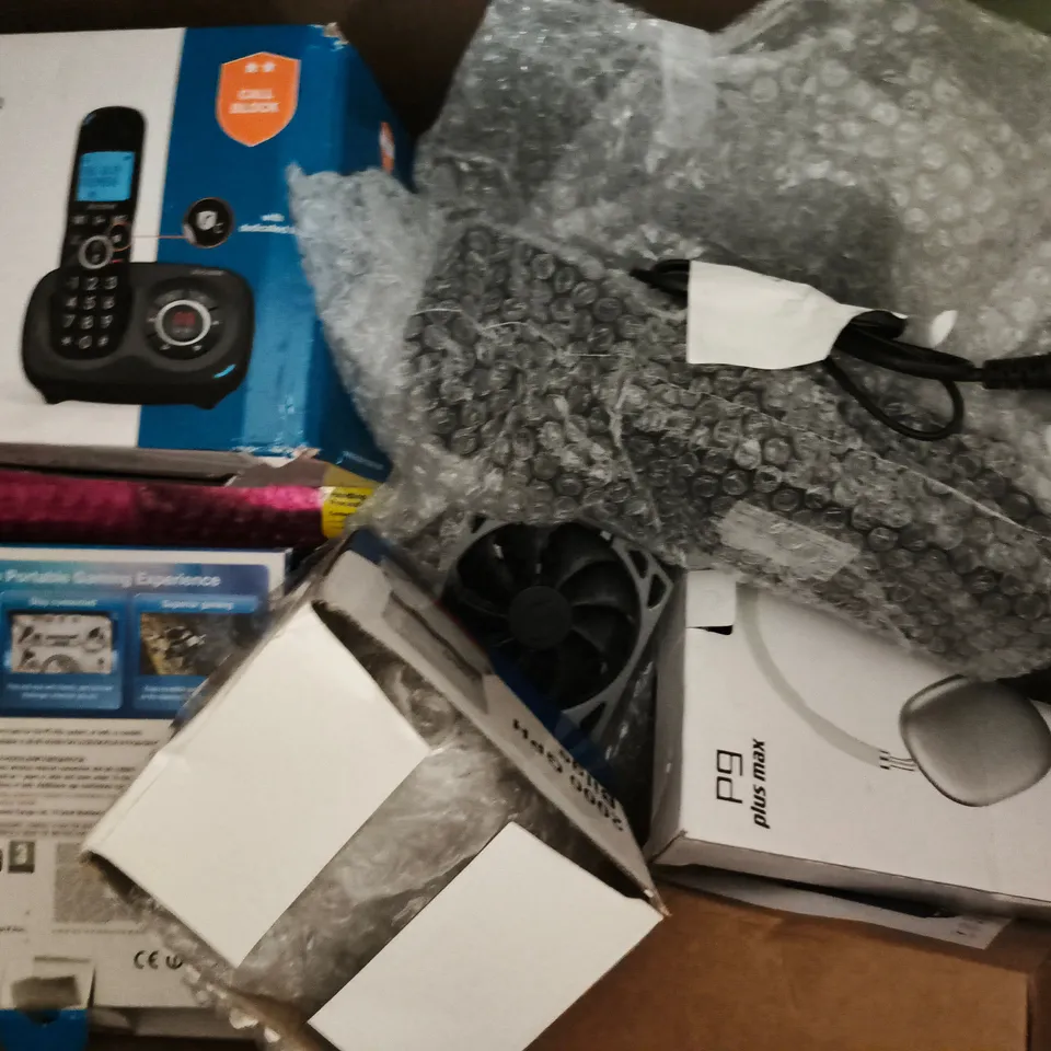 BOX OF APPROXIMATELY 12 ASSORTED HOUSEHOLD ELECTRICAL ITEMS - COLLECTION ONLY