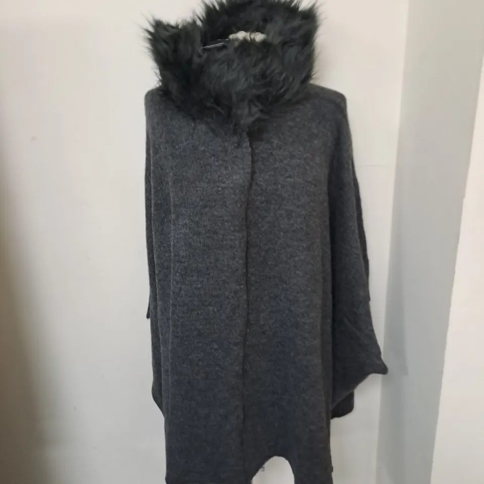 M&S COLLECTION FAUX FUR PONCHO - ONE SIZE 