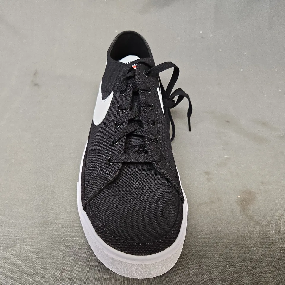 BOXED PAIR OF NIKE COURT LEGACY CANVAS SHOES IN BLACK/WHITE UK SIZE 9