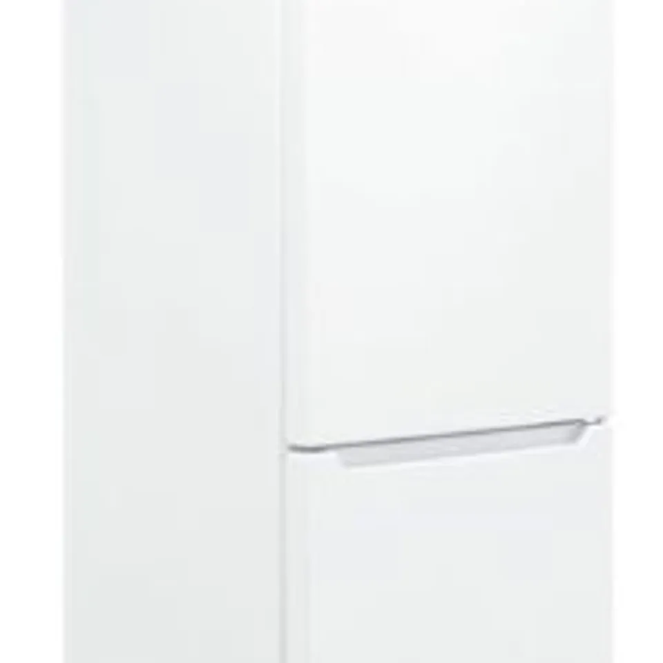 ZANUSSI SERIES 40 FROST FREE FREESTANDING 60/40 FRIDGE FREEZER Model ZNME32FWO RRP £550