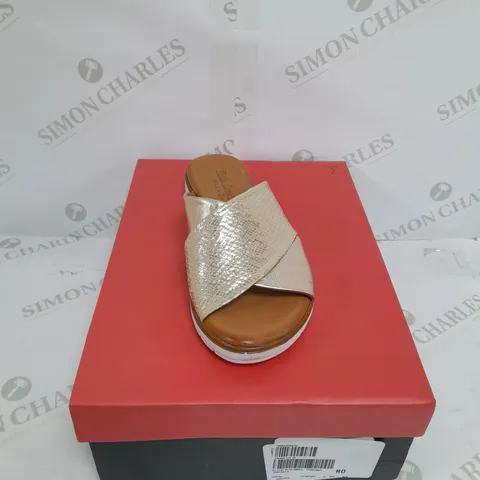 BOXED PAIR OF RUTH LANGSFORD SANDALS IN CHAMPAGNE GOLD SIZE 4