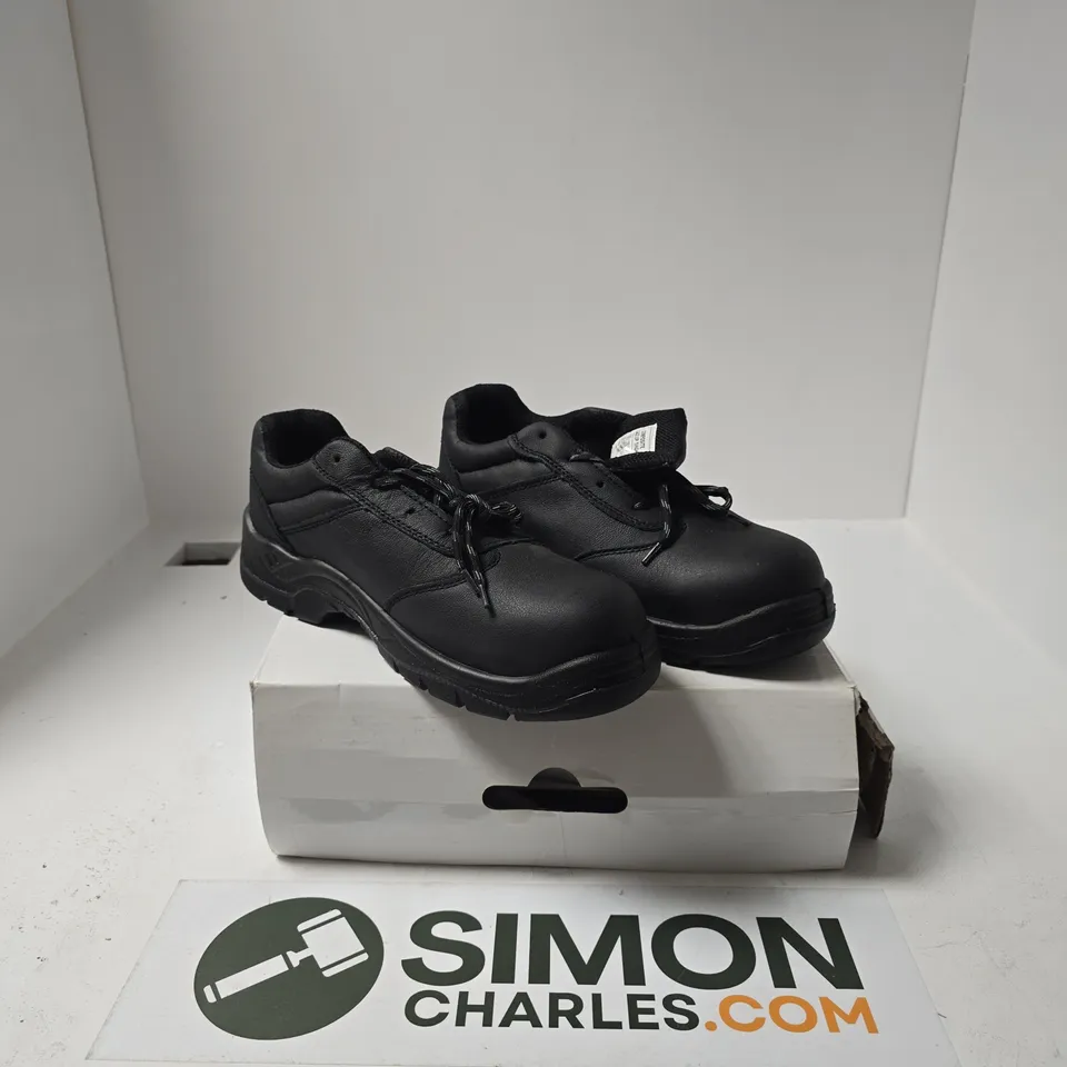 BOXED UNBRANDED COMPOSITE LACE UP SHOE SIZE UK 10