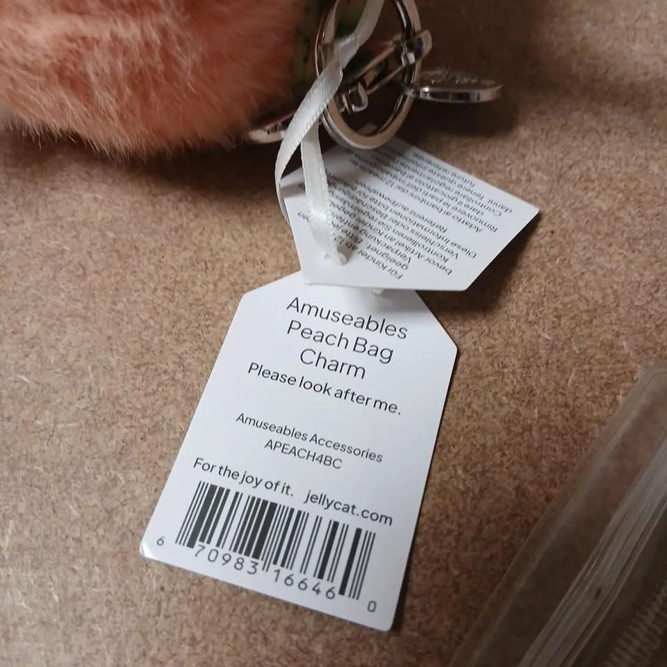 JELLYCAT AMUSEABLES PEACH BAG CHARM - PLUSH PEACH WITH LEAF (JELLYCAT LONDON)