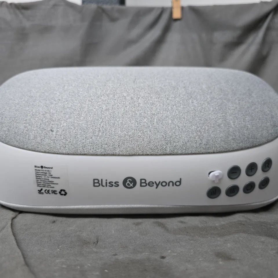 BOXED BLISS & BEYOND SMART MULTI MASSAGER