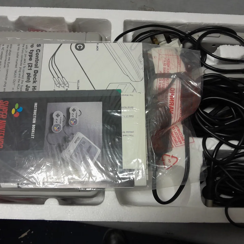 BOXED SUPER NINTENDO ENTERTAINMENT SYSTEM PAL VERSION 