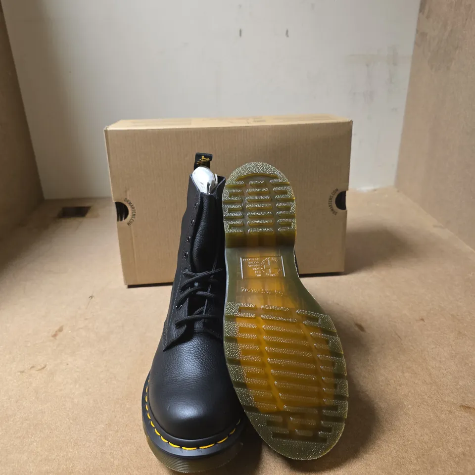 DR. MARTENS AIRWAIR BLACK LEATHER BOOTS - SIZE UK 6.5
