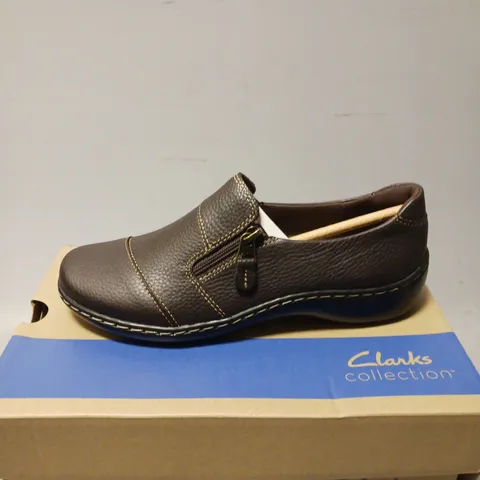 BOXED PAIR OF CLARKS CORA HARBOUR SHOES, BROWN LEATHER - UK SIZE 4