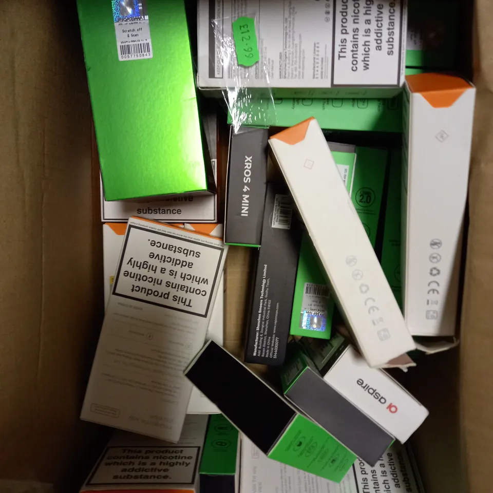 APPROXIMATELY 20 VAPES & E-CIGARETTES TO INCLUDE VAPORESSO, ASPIRE ETC 