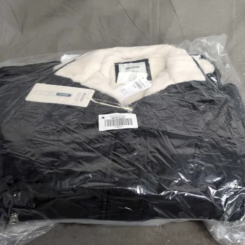 BAGGED HOLLISTER FLEECE LOINED COAT - SIZE XS