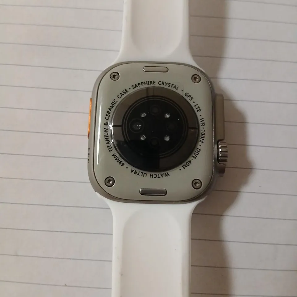 SMARTWATCH WITH TITANIUM & CERAMIC CASE, SAPPHIRE CRYSTAL, GPS & LTE – WHITE BAND 