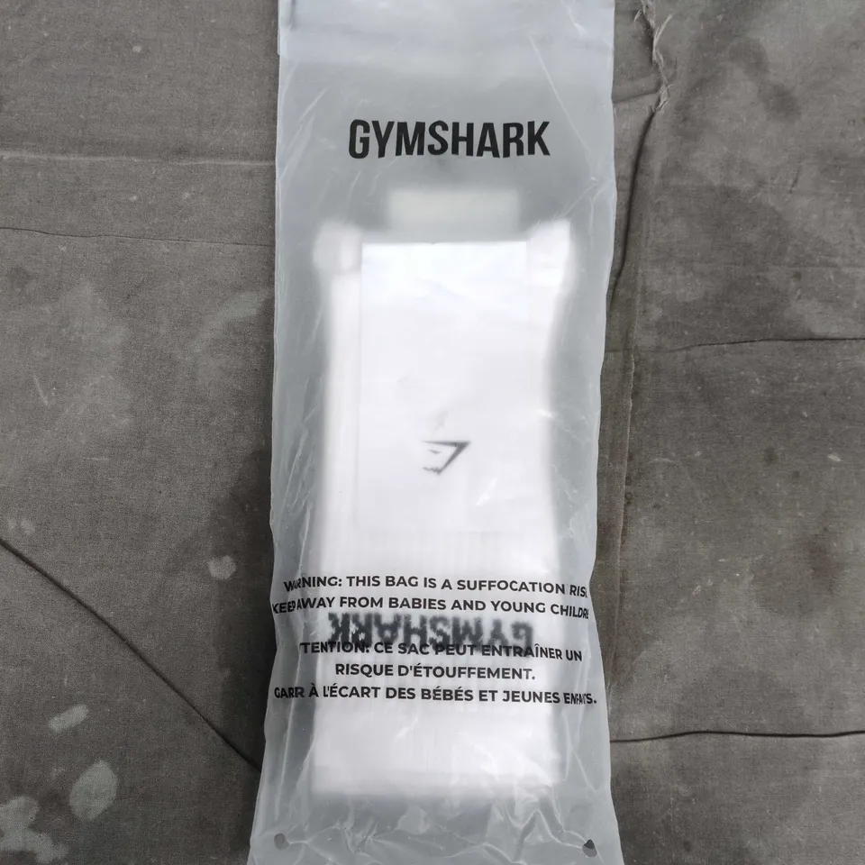 BAGGED GYMSHARK LIRE CREW SOCKS 3PK IN WHITE - LARGE