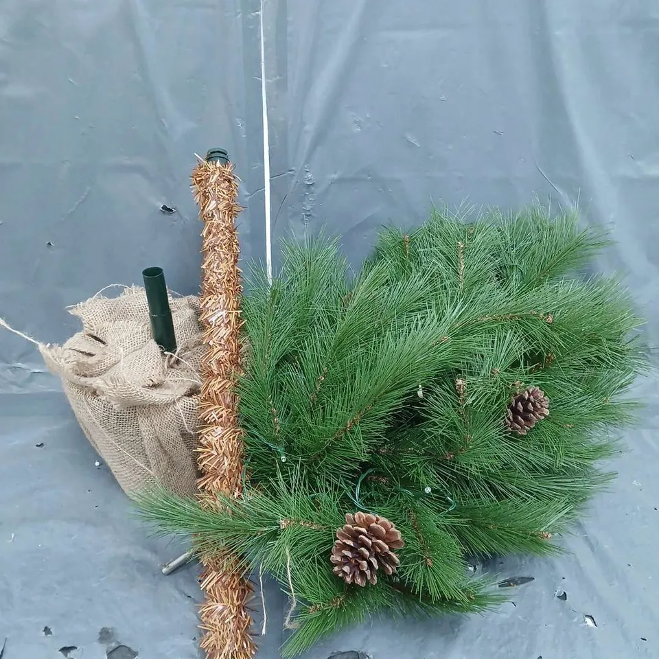 LIT PARASOL TREE IN HESSIAN BAG 