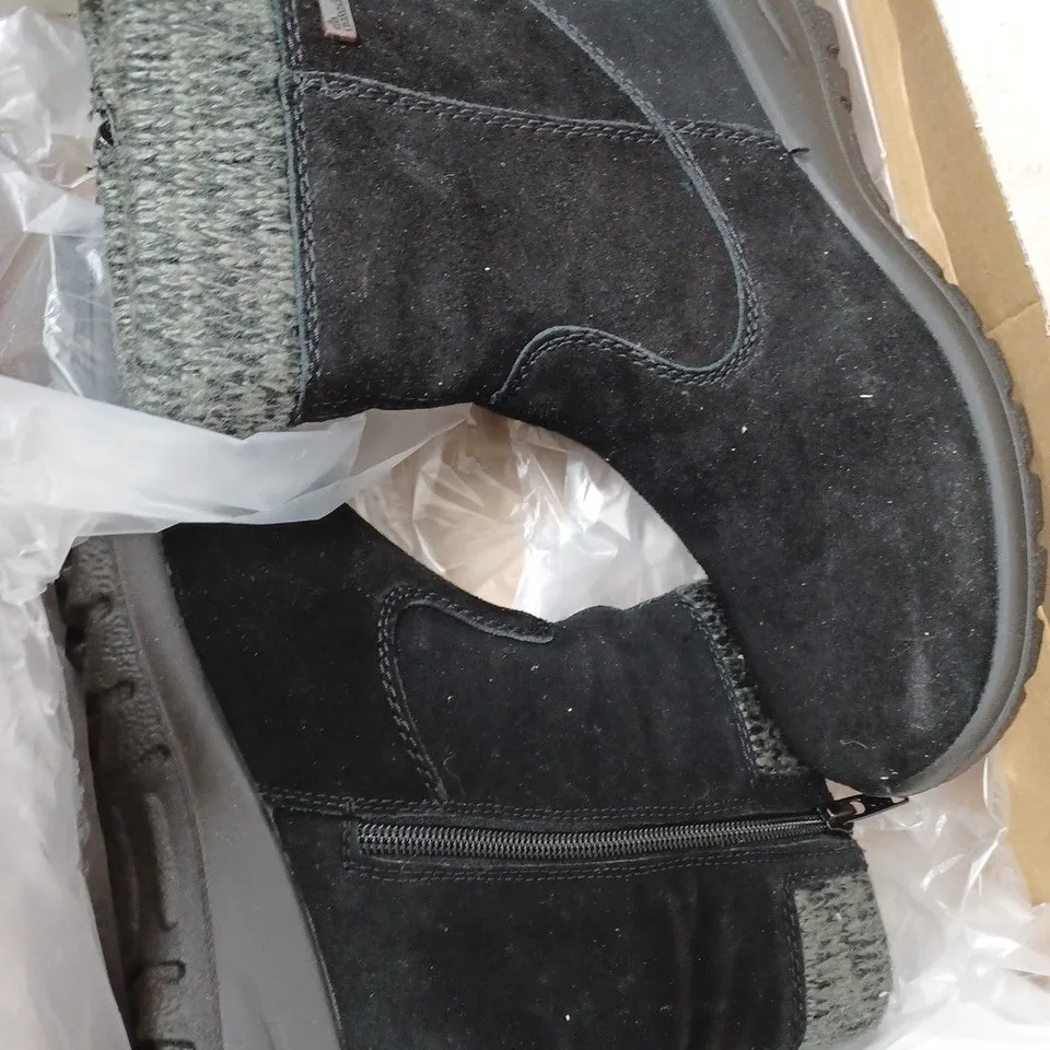 BOXED RIEKER WATER RESISTANT BOOTS, BLACK - SIZE 4
