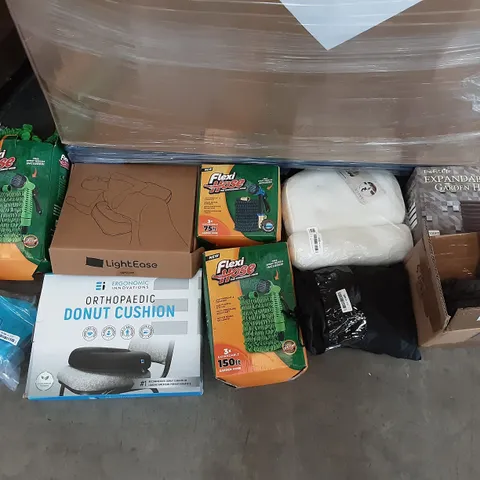 PALLET OF ASSORTED PRODUCTS TO INCLUDE FLEXI HOSE, LIGHTEASE PILLOW, ERGONOMIC INNOVATIONS ORTHOPAEDIC DONUT CUSHION, THEFITLIFE EXPANDABLE GARDEN HOSE, MAGIC HOSE, MEMORY FOAM CERVICAL PILLOW