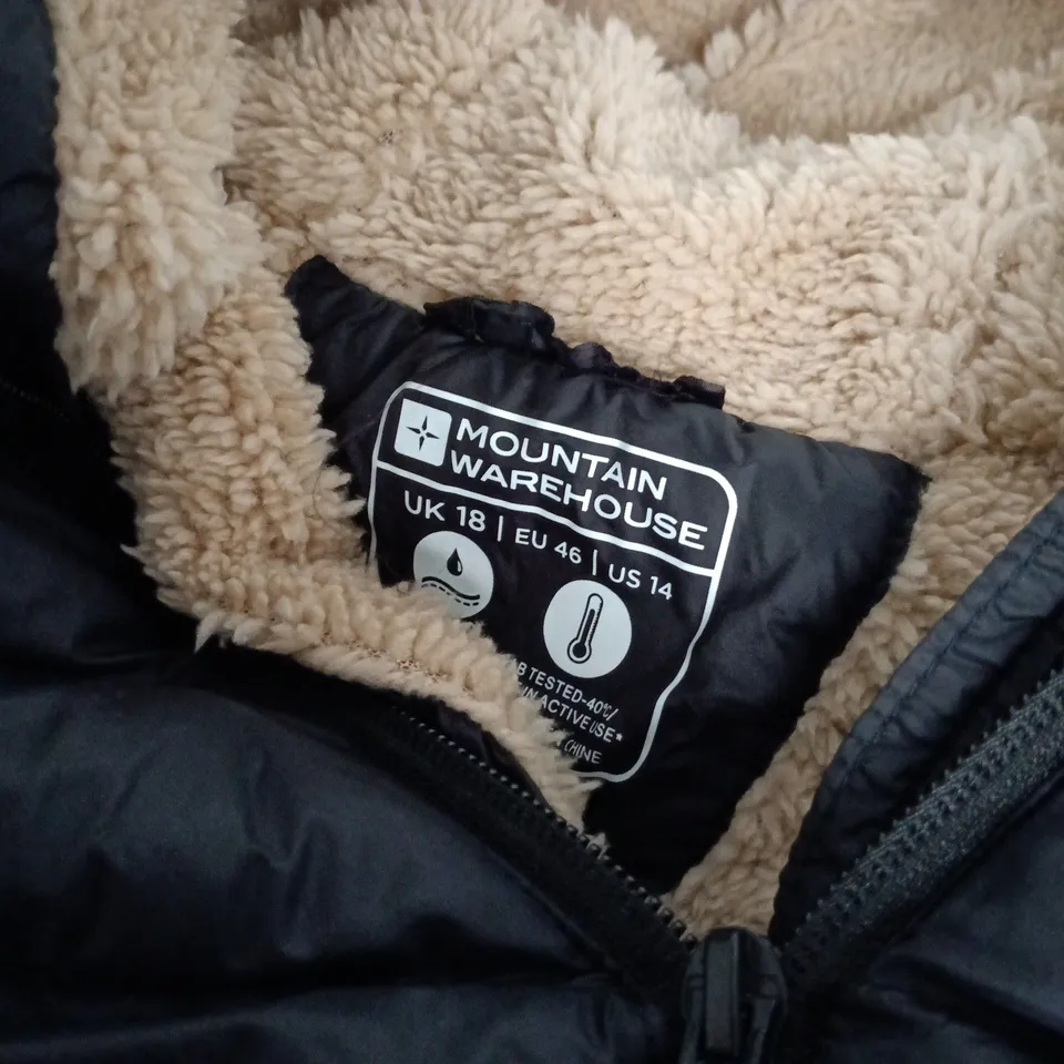 MOUNTAIN WAREHOUSE HOODED PUFFER JACKET – UK 18 (EU 46) – BLACK