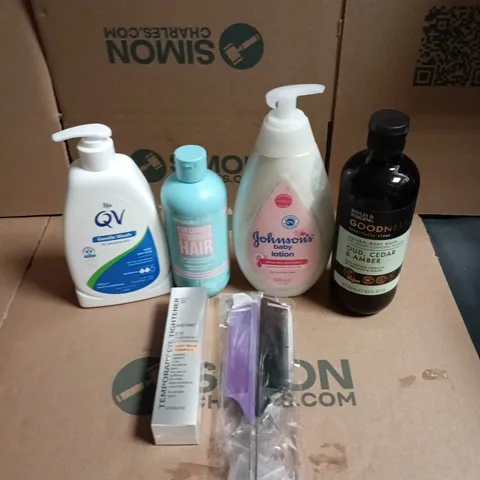 APPROXIMATEY 20 ASSORTED HEALTH AND BEAUTY PRODUCTS TO INCLUDE - JOHNSON'S BABY LOTION - HAIR BURST SHAMPOO AND BAYLIS & HARDING BODY WASH