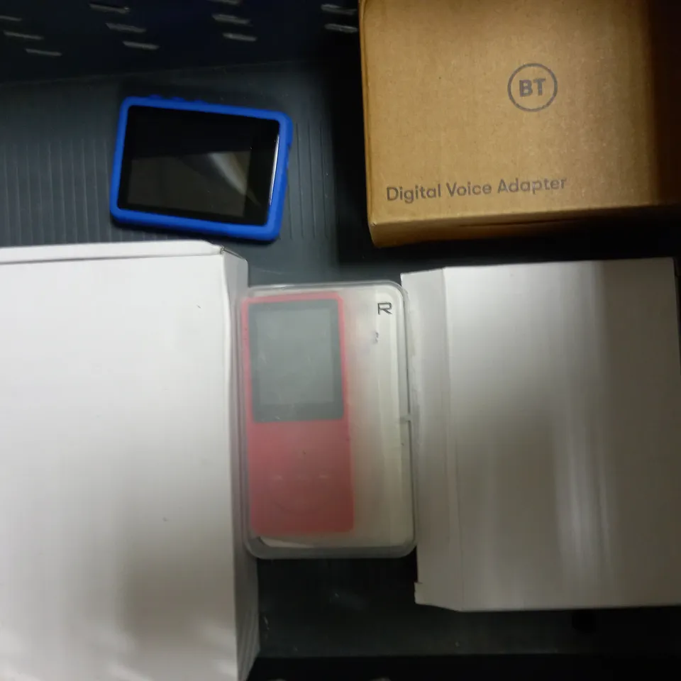 LOT OF APPROXIMATELY 15 ASSORTED ELECTRICAL ITEMS, TO INCLUDE ANKER SPEAKER, BT MINI HUB, GOOGLE HOME MINI, ETC