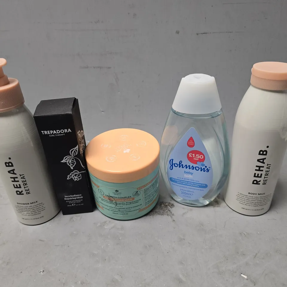 APPROXIMATELY 13 ASSORTED HEALTH & BEAUTY ITEMS TO INCLUDE - REHAB BODY MILK , REHAB SHOWER MILK , JOHNSONS BABY BATH ETC